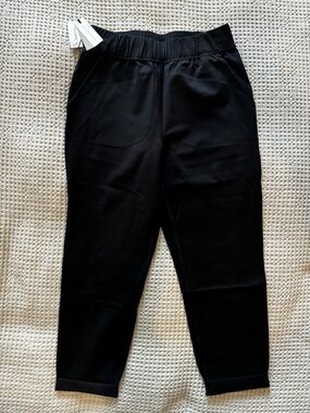 NWT Aritzia Babaton Weekender Pant – Black – Small